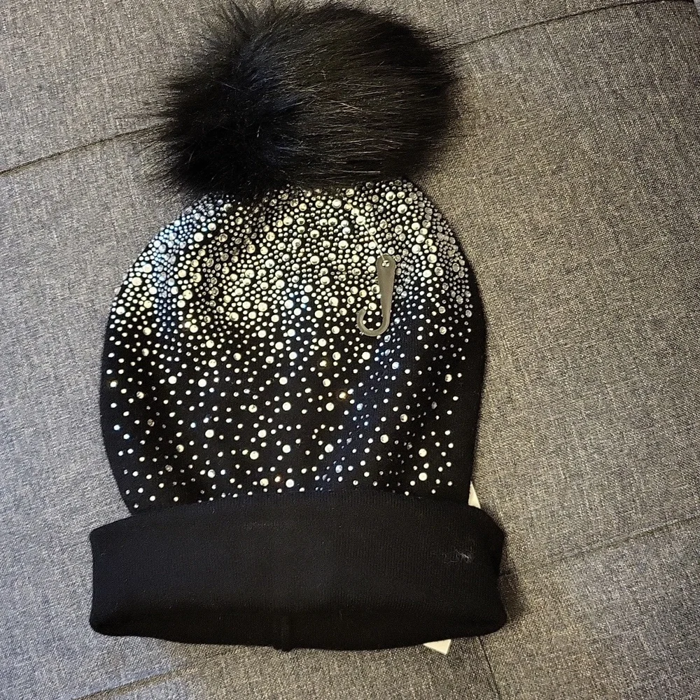 Adrienne Landau knit cap NWT